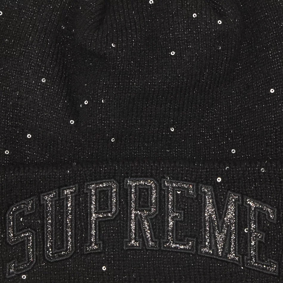 New Era® Metallic Arc Beanie "Black"