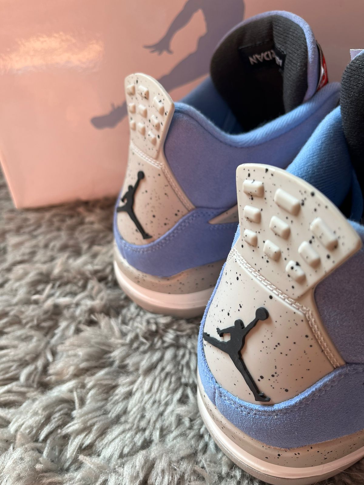 Air Jordan 4 Retro "University Blue"