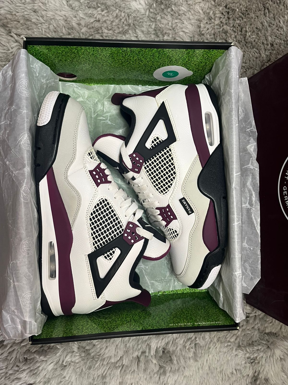 Air Jordan 4 x Paris Saint-Germain "Bordeaux"